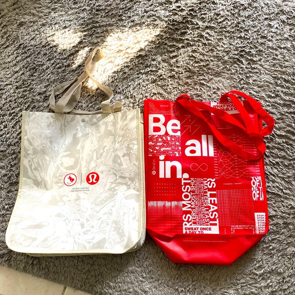 Lululemon reusable bags